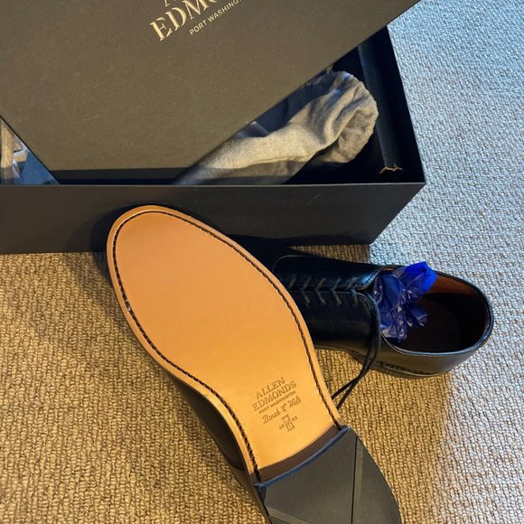 Allen Edmonds - Park Avenue Oxford Dress Shoe main image 4